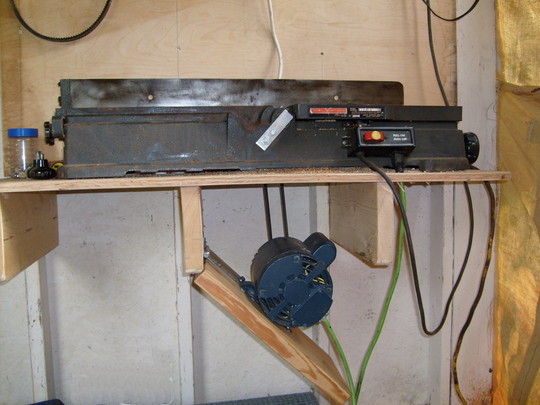 Jointer mounted on shelf